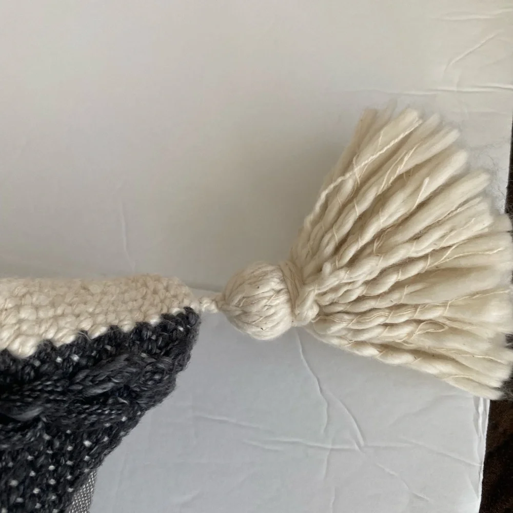 KIRKLANDS Pillow Grey/Ivory Geo W/Corner
